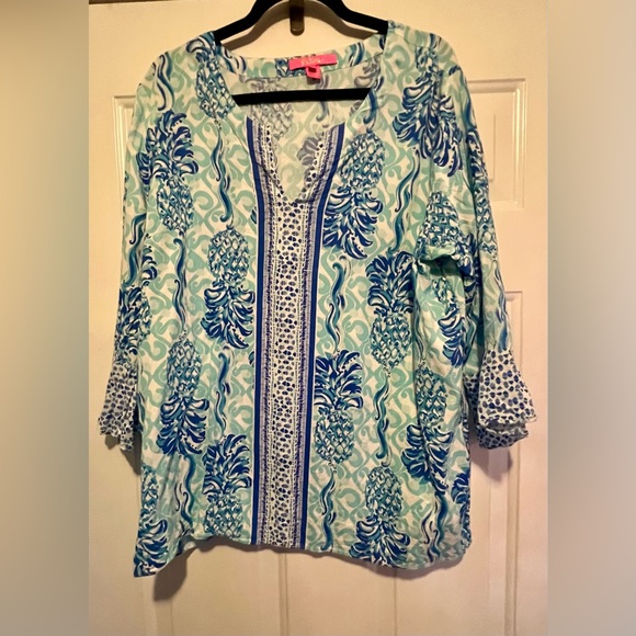 Lilly Pulitzer Keona Tunic Top. Pineapples out of the blue. XL - Picture 1 of 4